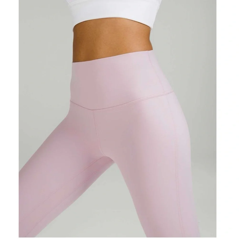Lululemon Align High-Rise Pant 28"
Pink Peony Size 14 - Picture 4 of 16